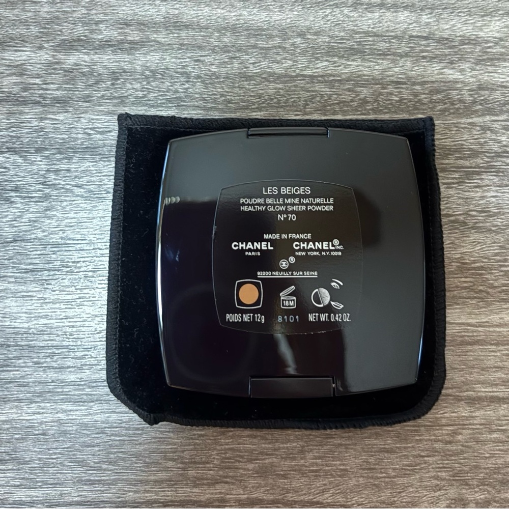 CHANEL Bronzer Compact with Brush - Warm Tan - Picture 4 of 7